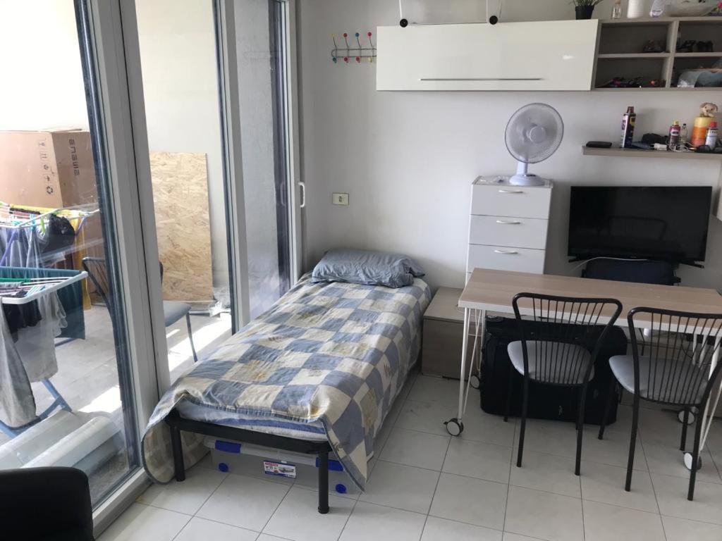 Milan White Tower Flat Bisceglie M1 Hotel Екстериор снимка