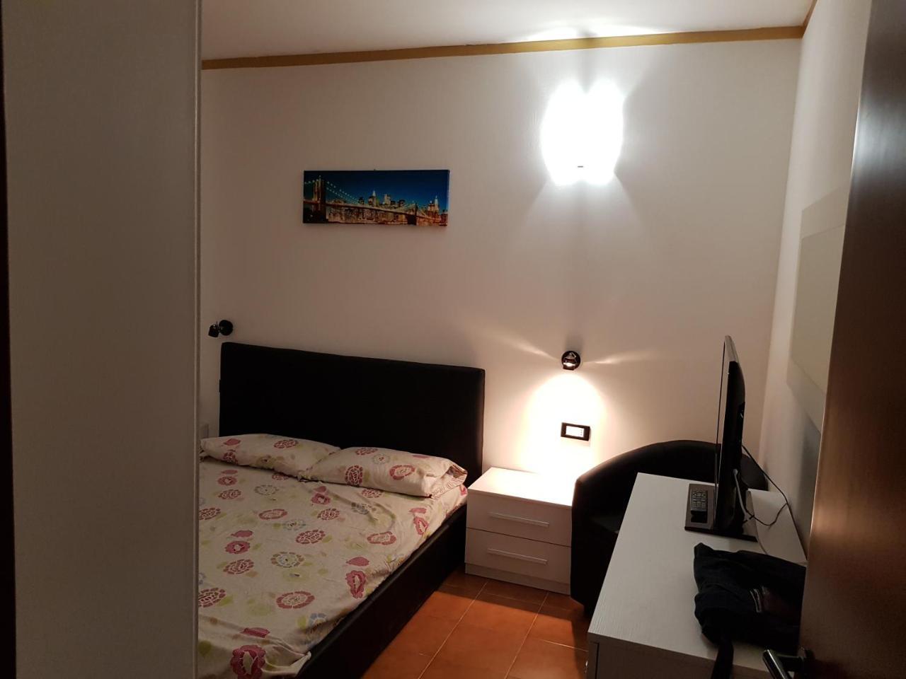 Milan White Tower Flat Bisceglie M1 Hotel Екстериор снимка
